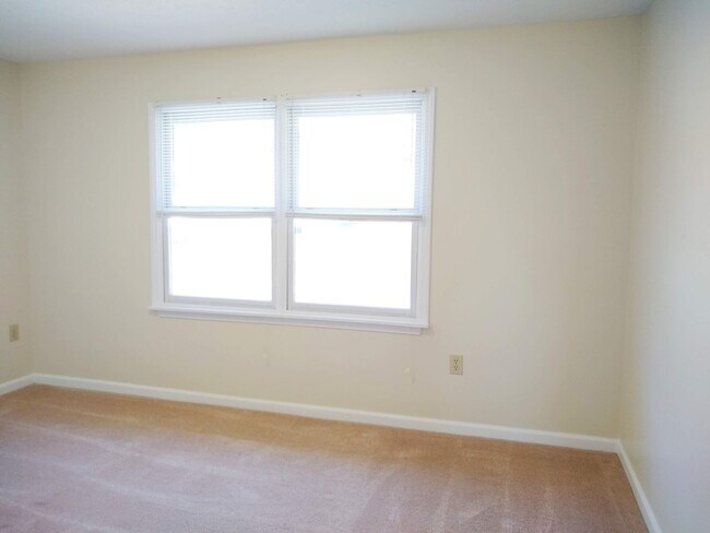 Building Photo - Allen Street