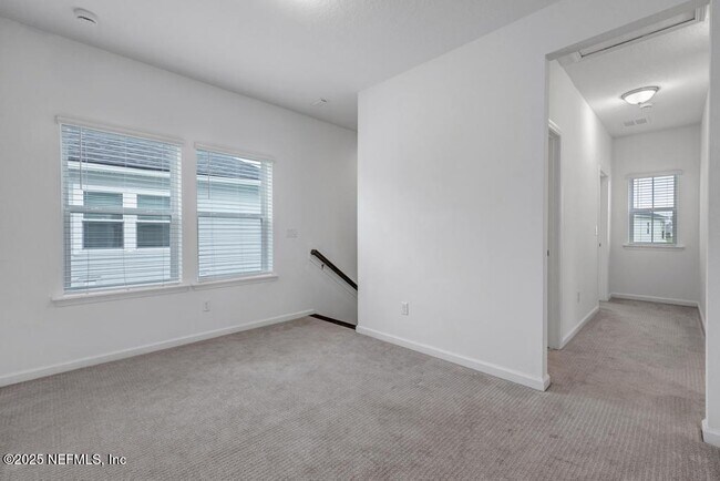 Building Photo - 442 Stargaze Ln