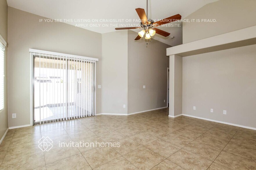 Building Photo - 2628 W Tamarisk Ave