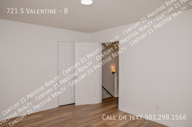 Building Photo - 721 S Valentine-B