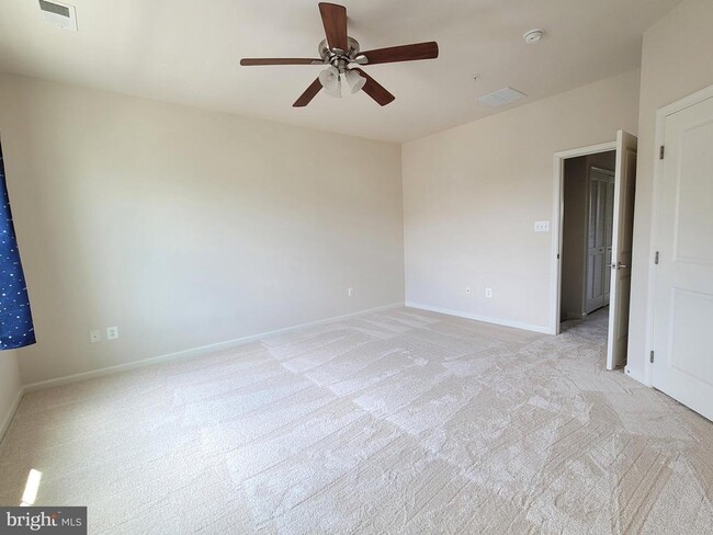 Building Photo - 3567 Sprigg St S