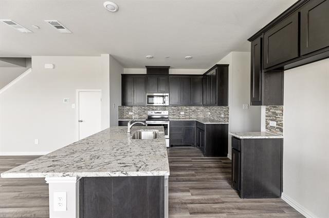 Building Photo - 3301 Solana Cir