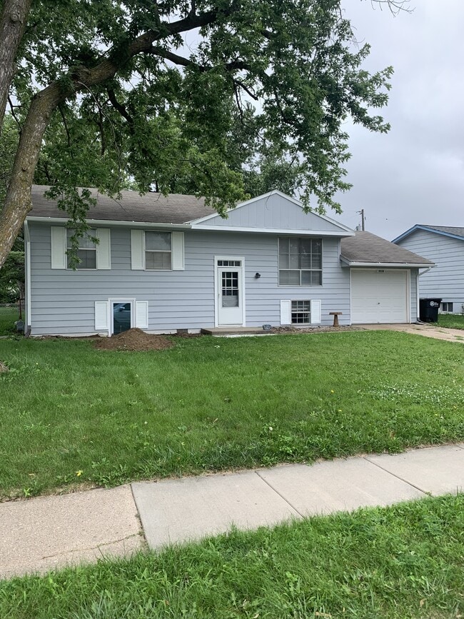 Primary Photo - 4938 Marshall Dr