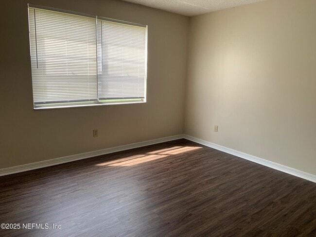 Building Photo - 474 Bentwood Ln