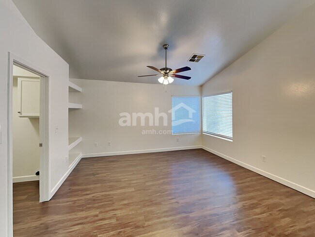 Building Photo - 2315 S Ananea