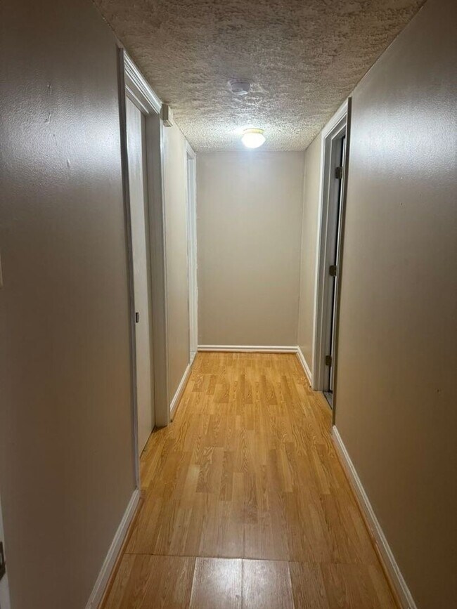 Building Photo - Beautiful 5 BR/3 BA Single-Family Home wit...