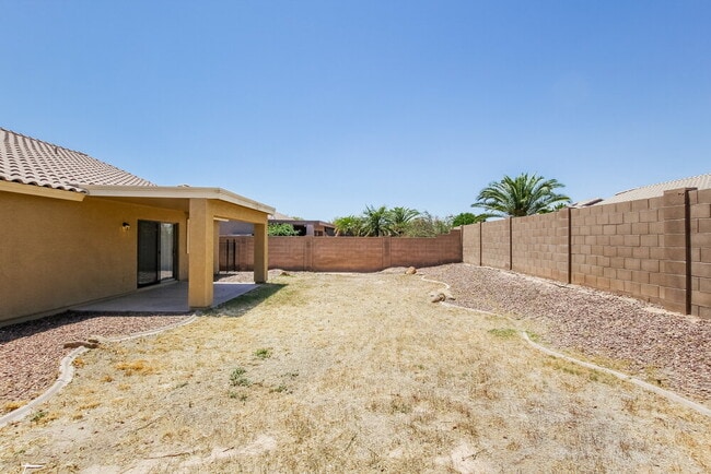 Building Photo - 13254 W Paradise Ln