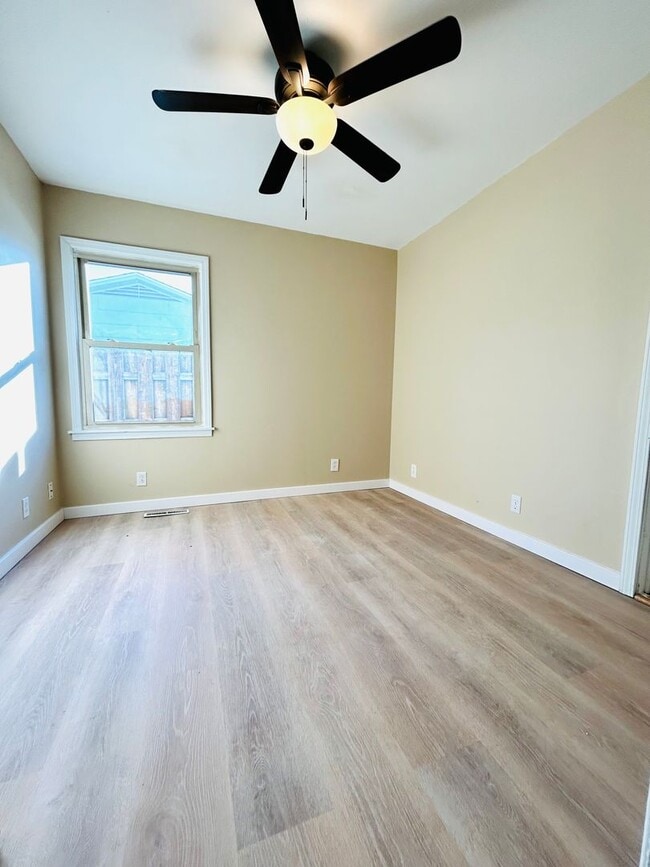 Building Photo - Cute Home, Close to Fort Riley
