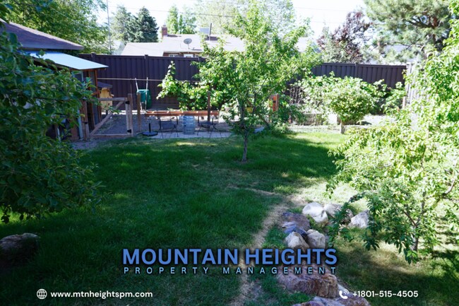 Building Photo - 2784 E Delsa Dr