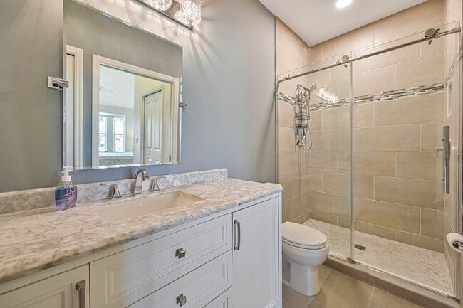 Building Photo - **SHORT-TERM RENTAL - FURNISHED TURNKEY 2+Den/2 CONDO in Stoneybrook**