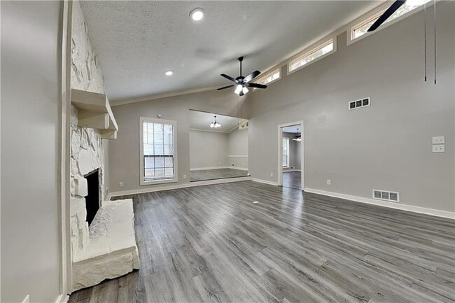Building Photo - 2979 Marsh Ln SW