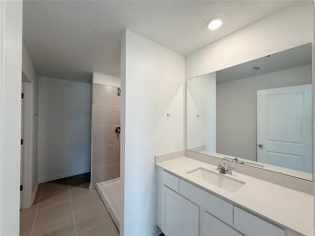 Building Photo - 2358 McKinley Dr