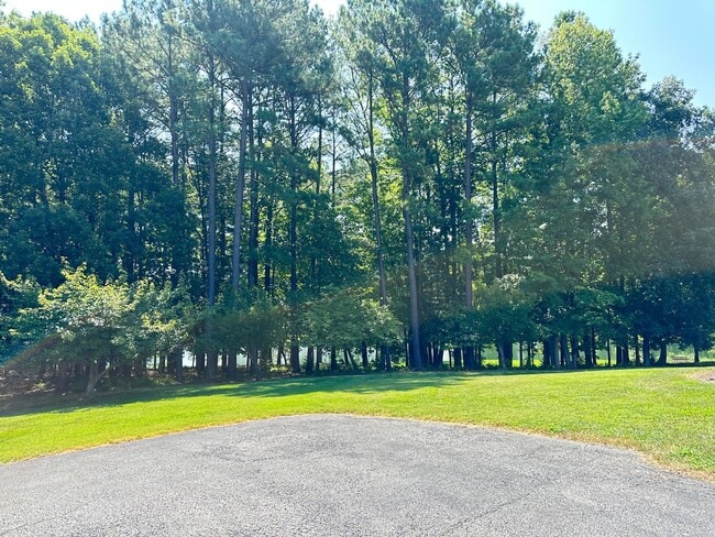 Building Photo - Beaver Creek 3 Bedroom/2 Bathroom Condo wi...
