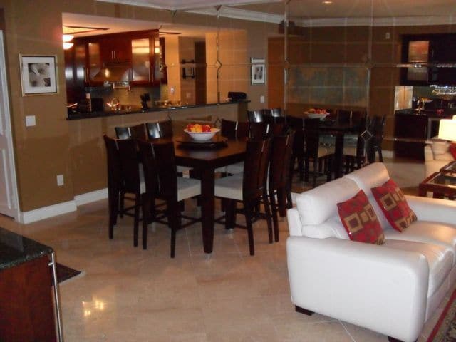 Building Photo - Meridian 2Bdr/2Bath Luxury Condo w/Den, Va...