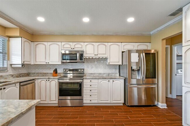 Building Photo - 17737 Esprit Dr