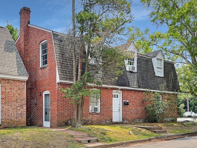 Building Photo - 710 Wythe Ln