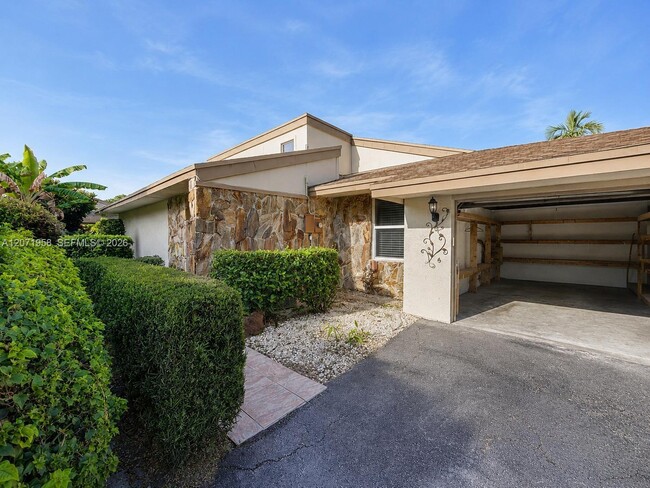 Building Photo - 8142 Silver Palm Ct