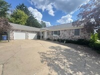 Building Photo - 2314 Breton Rd SE