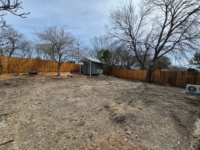 Building Photo - 4018 Sunrise Cove Dr