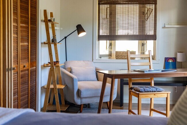 Building Photo - 59-018 Holawa St