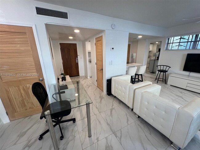 Building Photo - 1390 Ocean Dr