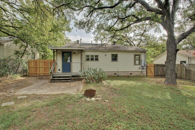 Building Photo - 3214 Larry Lane