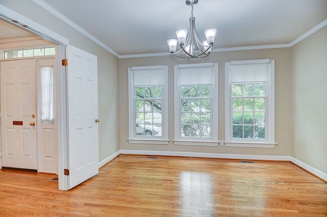 Building Photo - DOWNTOWN NORFOLK TOWNHOUSE