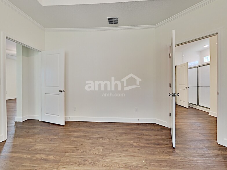 Building Photo - 387 Sandstone Dr