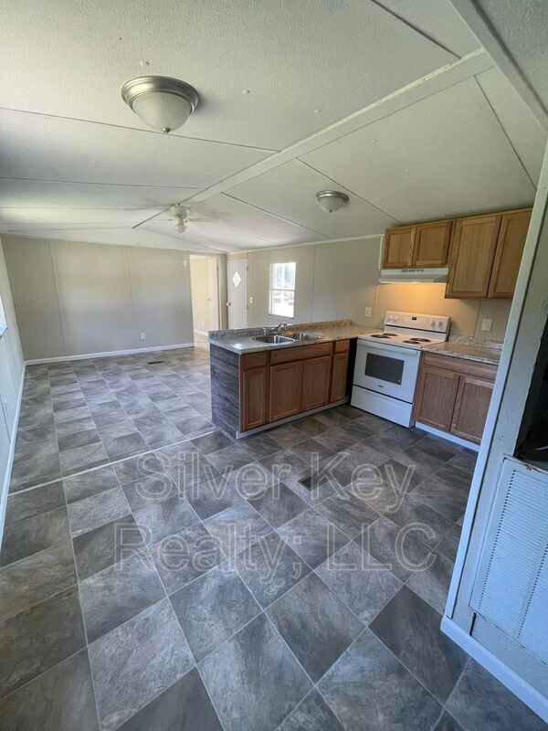 Building Photo - 270 County Road 213