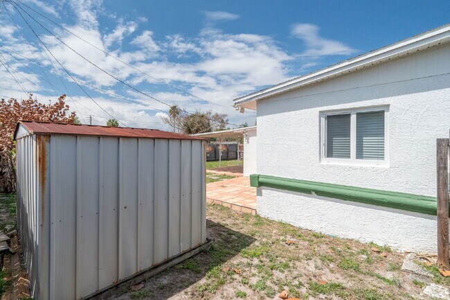 Building Photo - Remodeled 3/2 in Central Merritt Island!