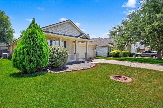 Building Photo - 2611 Floral Bloom Way