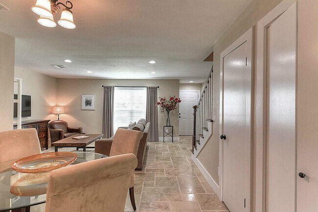 Building Photo - 8854 Kempwood Dr