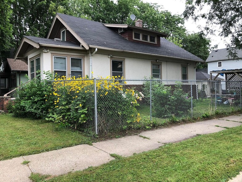 Building Photo - 2500 N Logan Ave