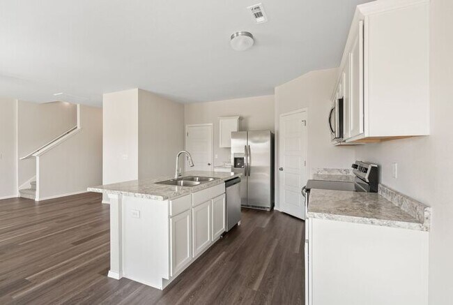 Building Photo - Discover Modern Living | Comfortable 3 Bedroom, 2.5 Bath Home with Upstairs Loft in Farmington