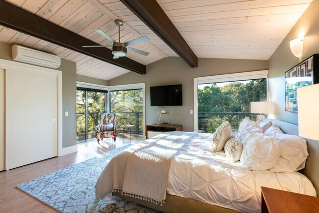 Building Photo - 17389 Mallard Dr