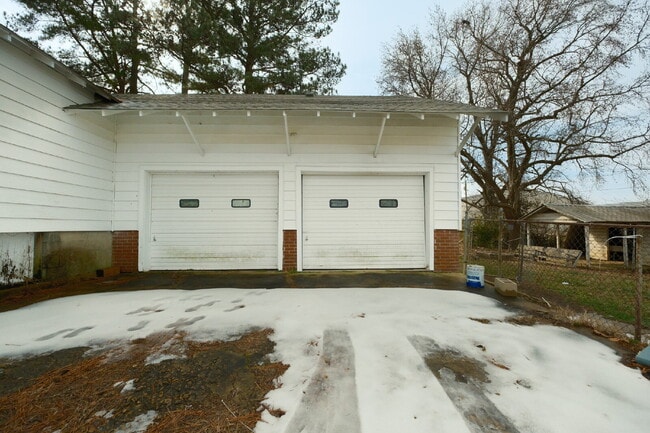 Building Photo - "Spacious 4-Bed Family Haven with 2.5 Baths in Charming Martin, TN – Your Next Home Awaits!"