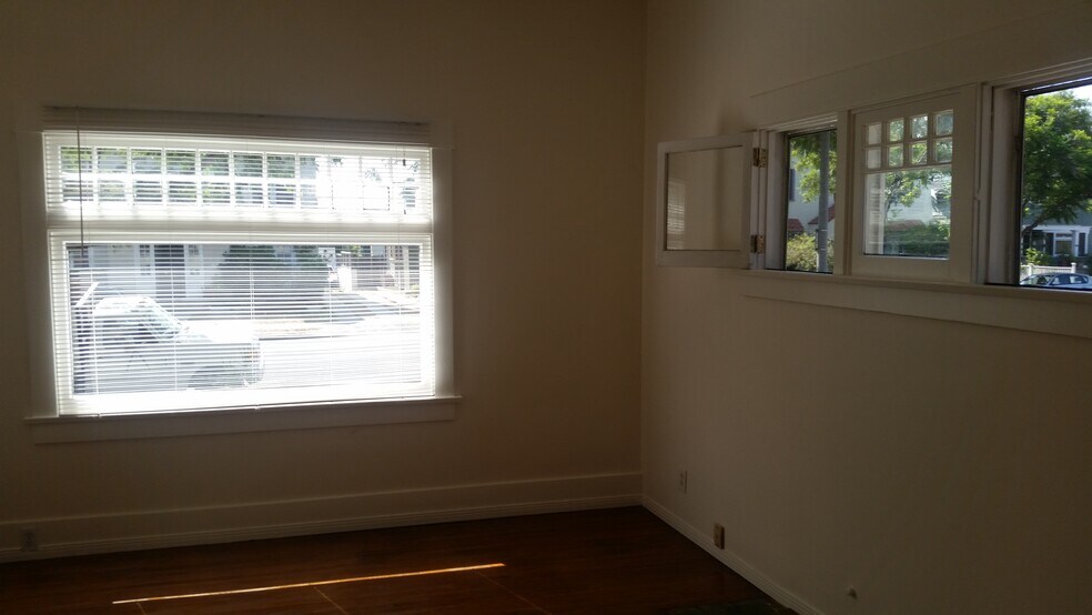 Building Photo - 837 N La Fayette Park Pl