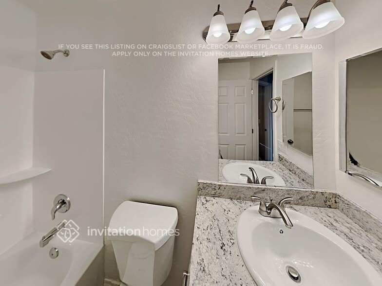 Building Photo - 1283 E Christopher St