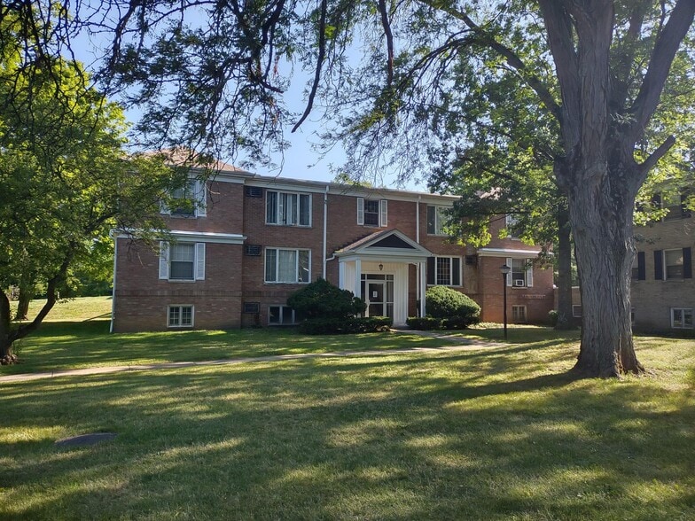 Newport Glen 4071 Glenwood Ave Boardman OH 44512 Apartment Finder