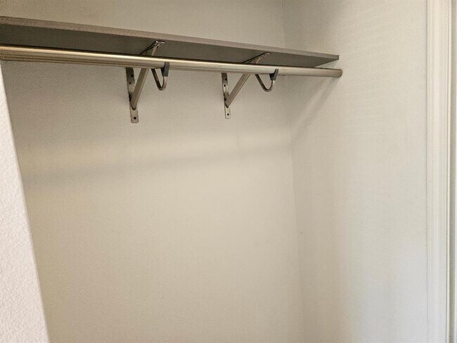 Building Photo - 105 Ila St