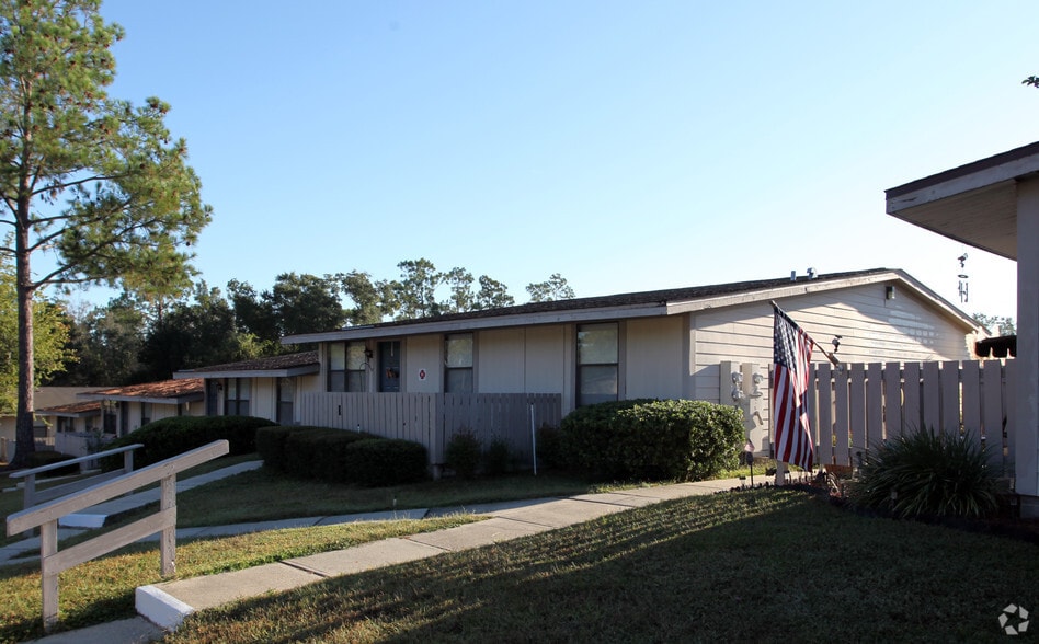Berry Pines Apartments - Berry Pines