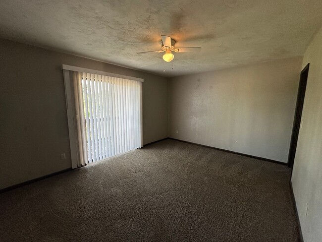 Building Photo - 1519 Willow Bend Way