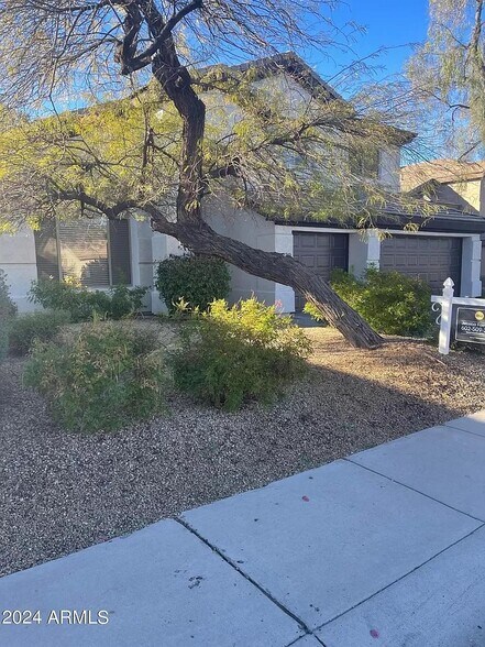 Building Photo - 6739 E Gelding Dr