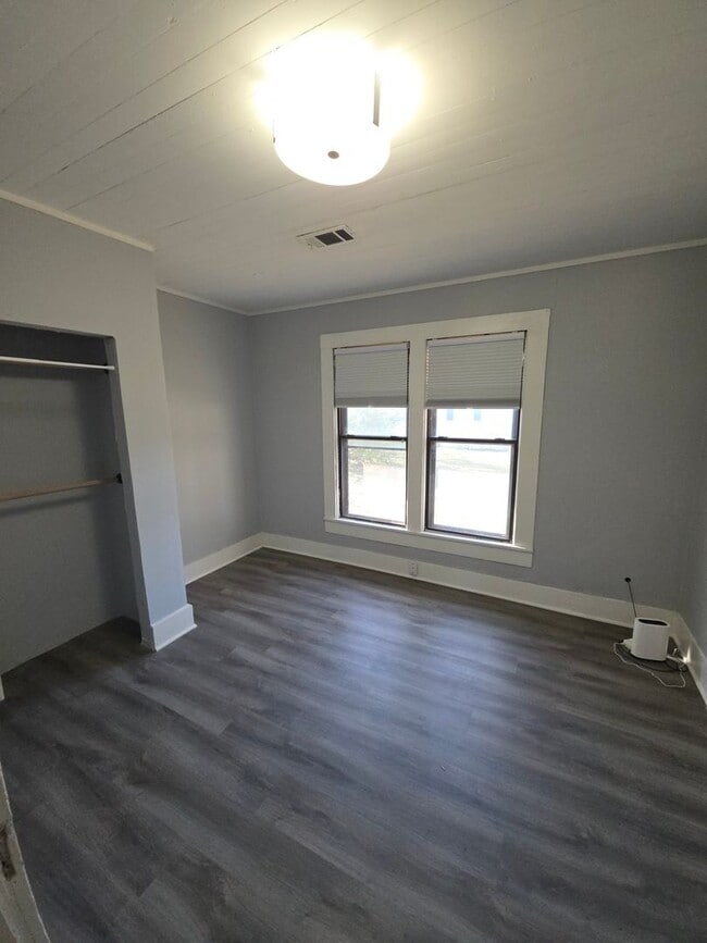 Building Photo - 418 E L St