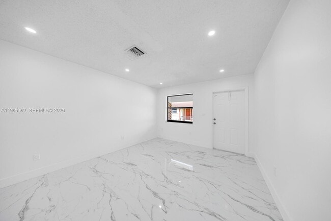 Building Photo - 6172 SW 44th St