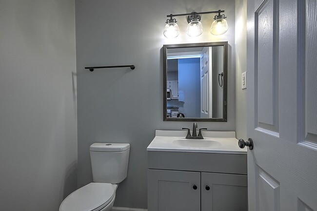 Building Photo - 254 Wildwood Dr