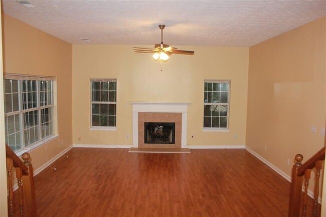 Building Photo - 2672 Crestworth Ln
