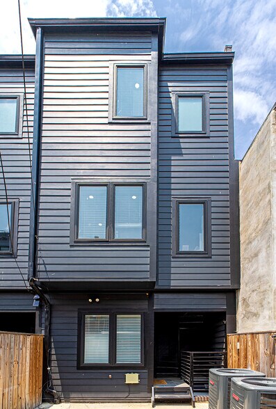 Building Photo - 1219 Wylie St NE