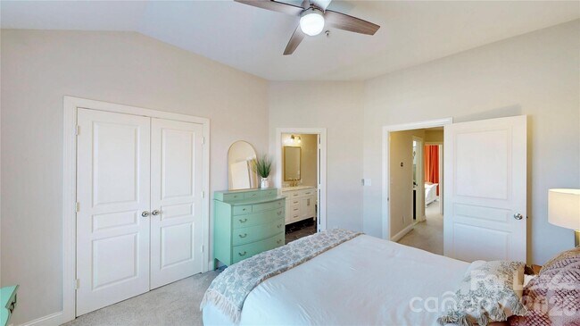 Building Photo - 1009 Park West Dr