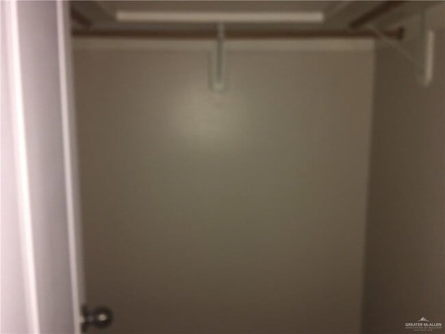 Building Photo - 4008 Parkplace Ave